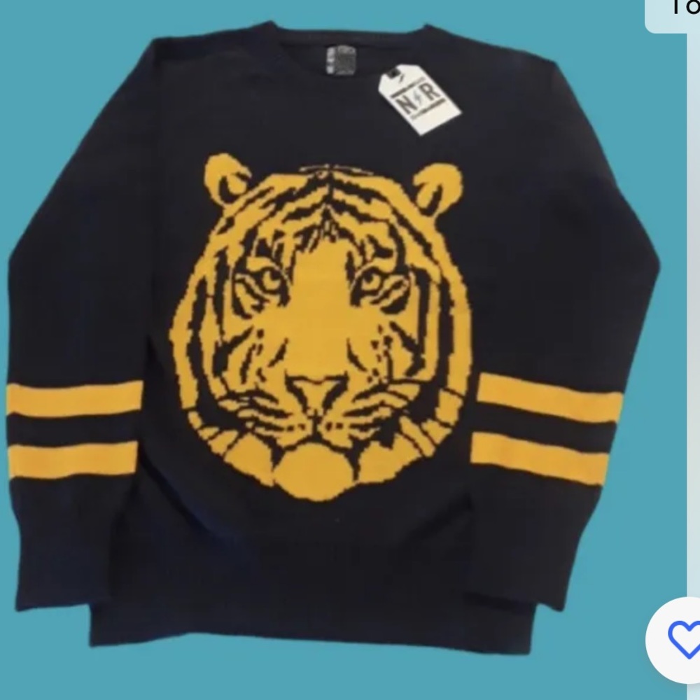 No Retreat Boys' Tiger Icon Sweater Navy Blue New With Tags